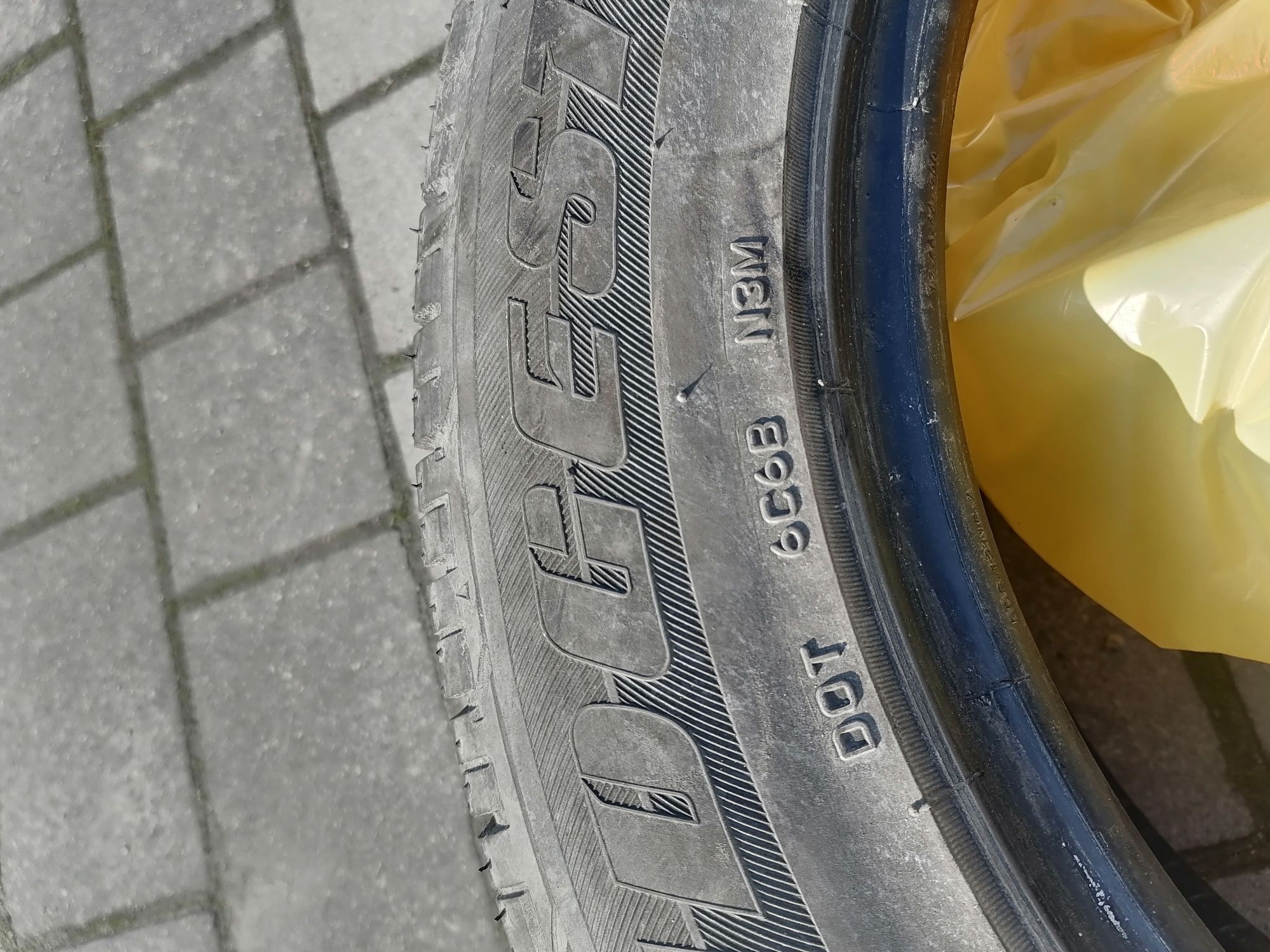 Sprzedam opony Bridgestone Dueler 235/55/17