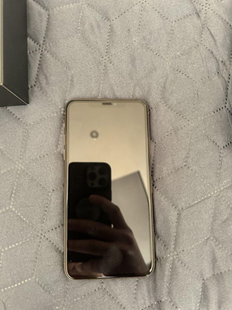 Iphone 11 pro max gold