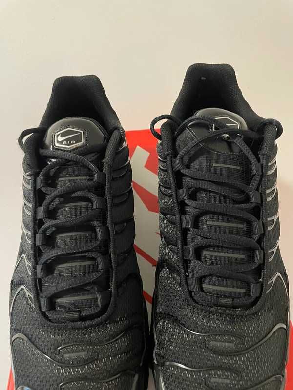Sneaker Essential Nike Air Max Plus TN in Classic Black 46