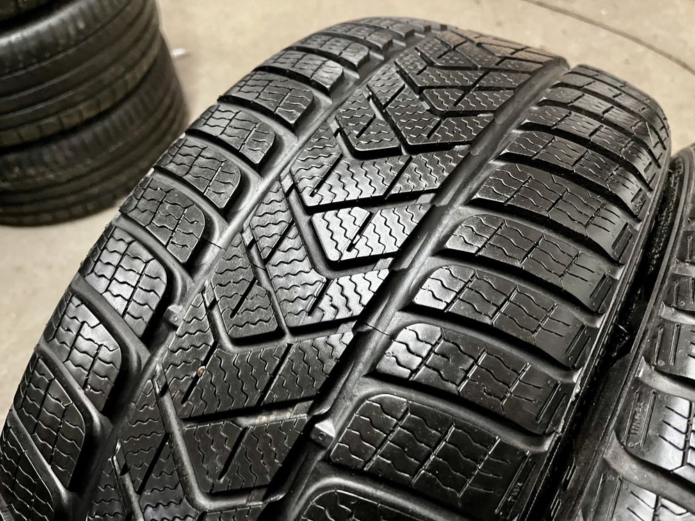 Para ZIMOWE 235/35/19 Opony PIRELLI