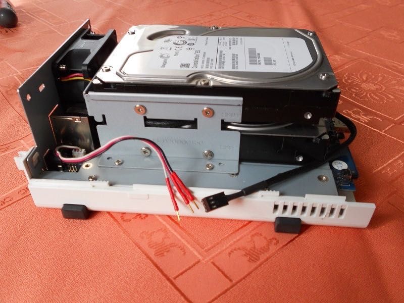 Dysk sieciowy, NAS, serwer, Synology DS211j, Dysk 2x 1TB Seagate.