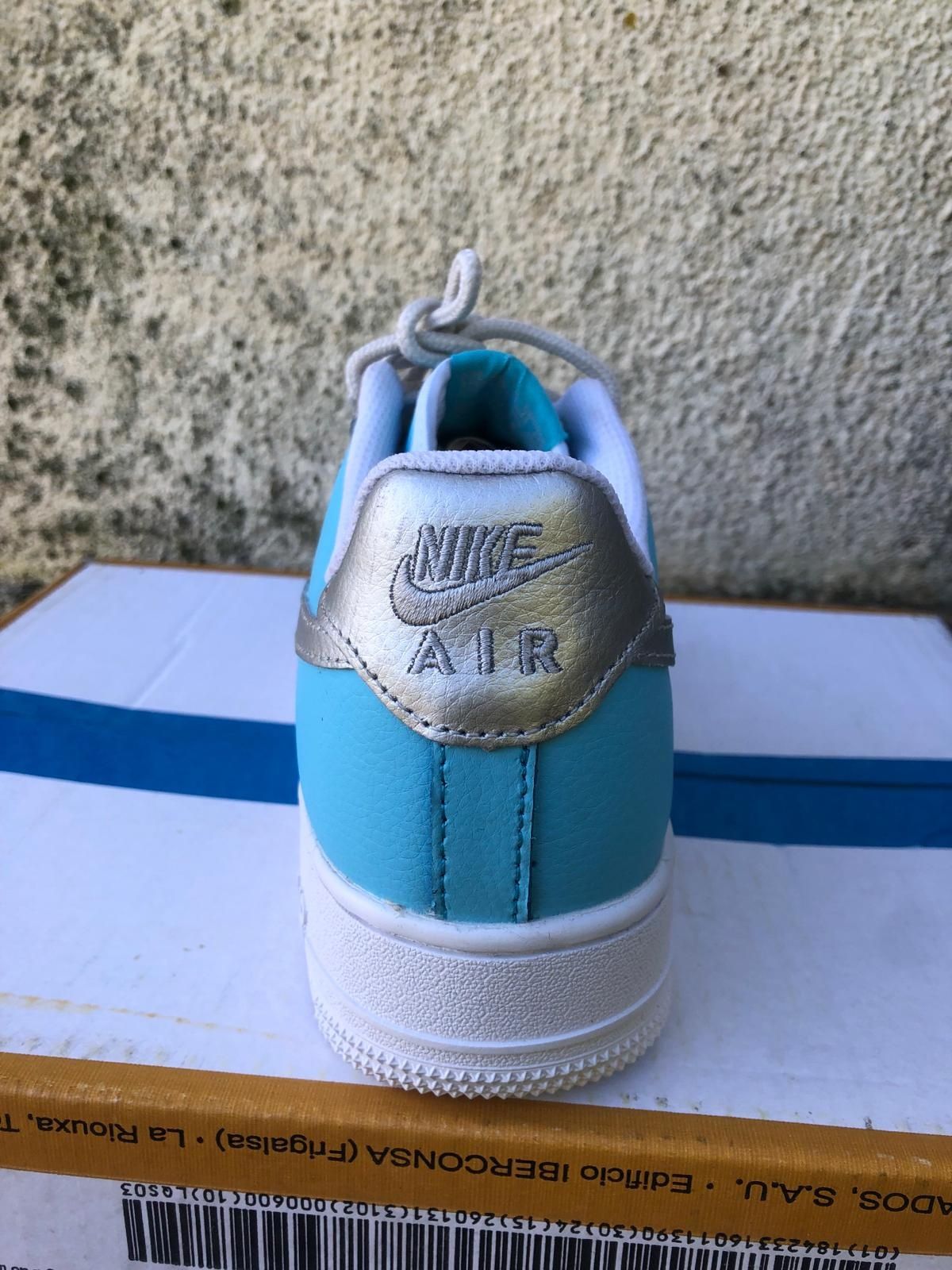Tenis Nike Air Force 1(n.41) Cor azul, prateado e branco)