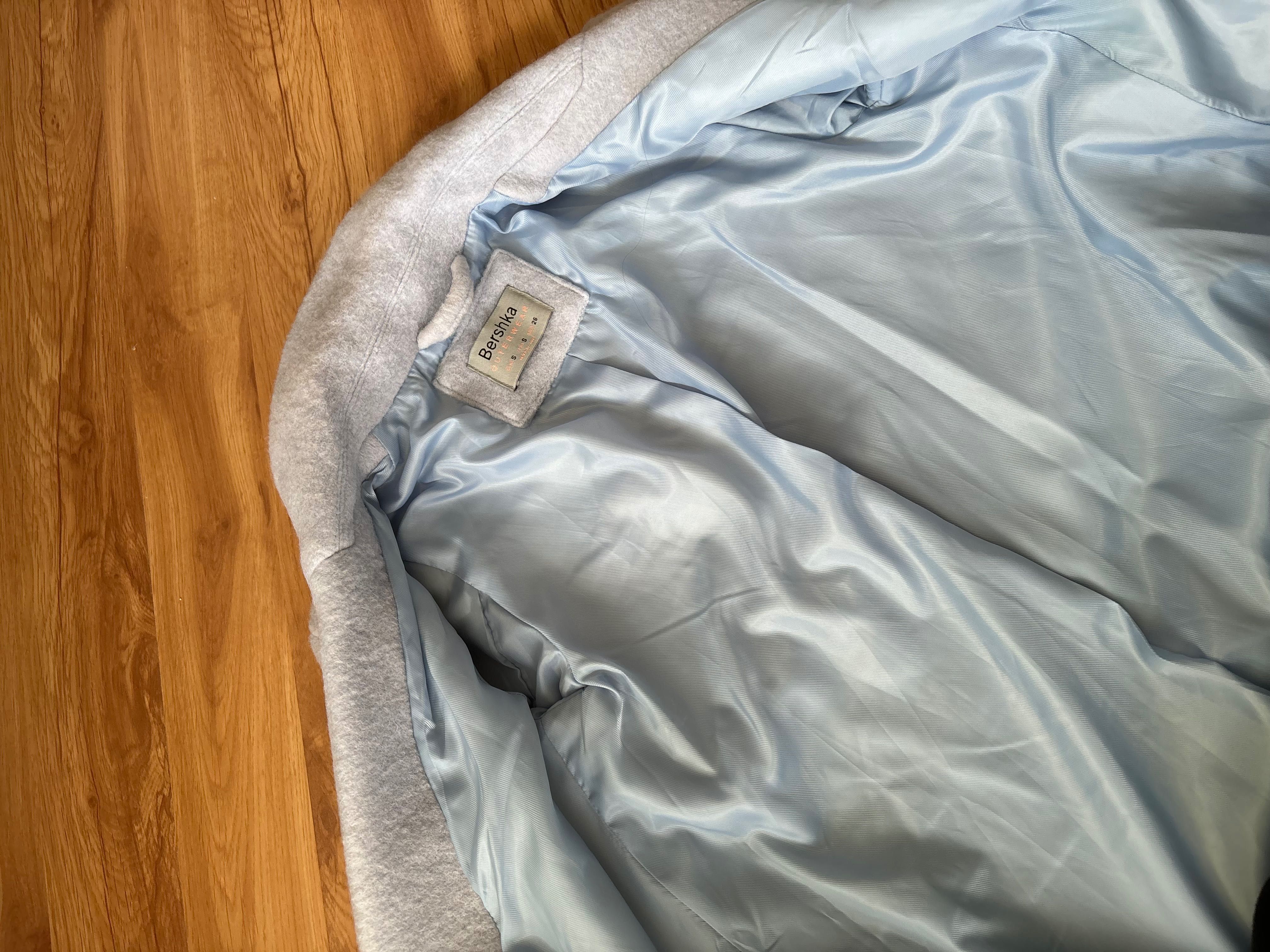 Damski płaszcz baby blue Bershka S