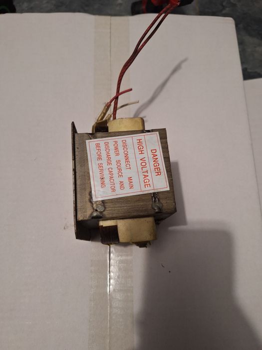 Transformator z mikrofalówki GAL 700E-4