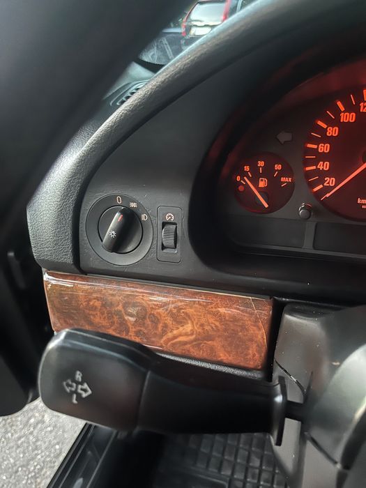 Продам BMW Series 5 e 39 чорного кольору. Автомат.Терміновий продаж!