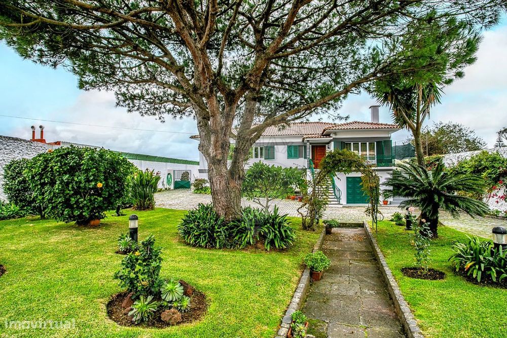 Moradia T5 para venda