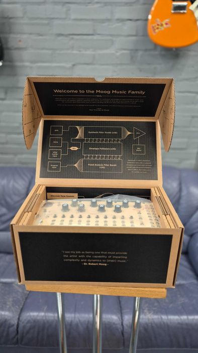MOOG SPECTRAVOX Синтезатор аналогового моделювання