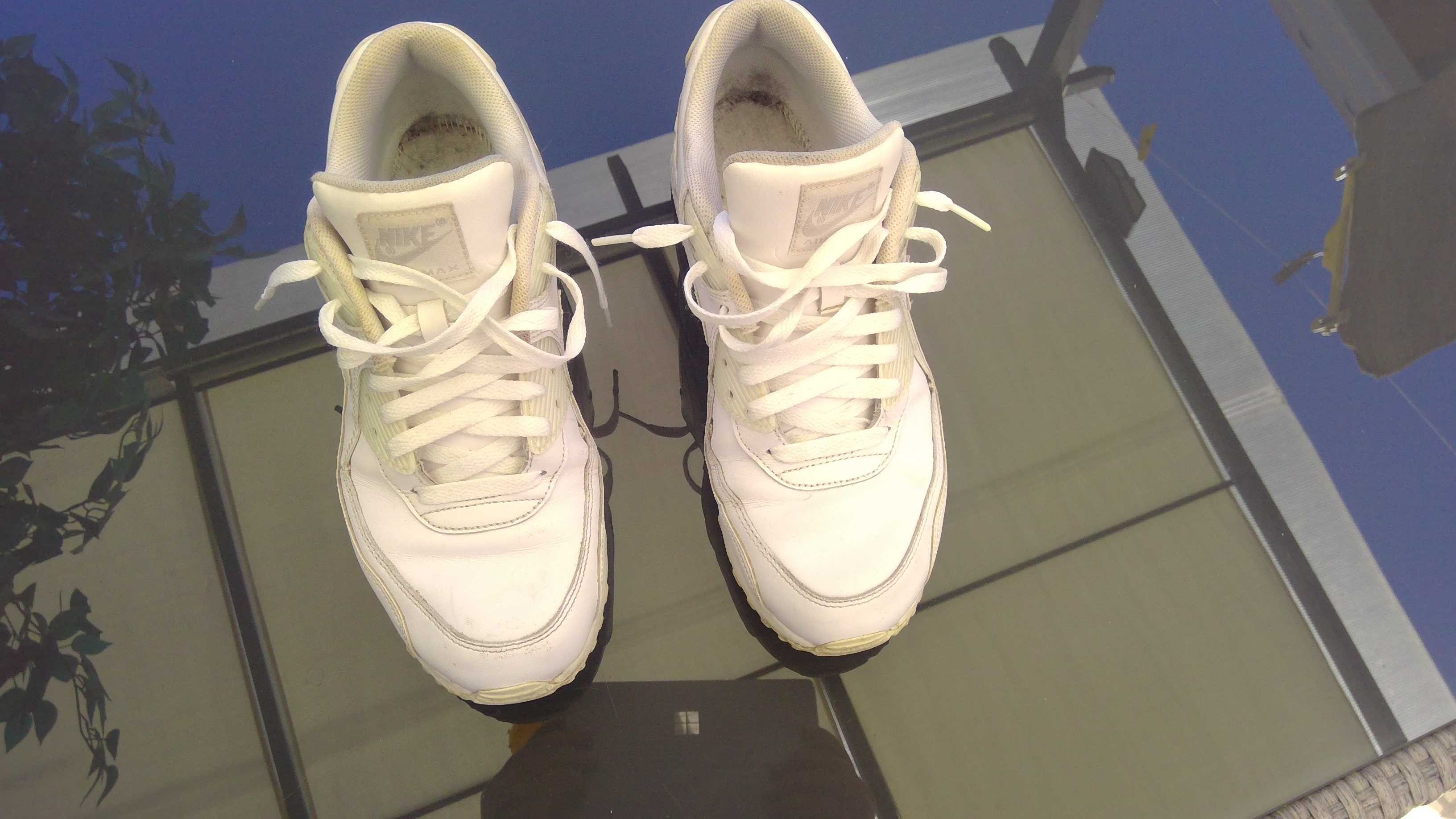 Tenis NIKE Brancos 43
