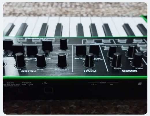 Roland System 1  - 280€
