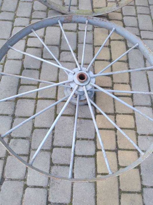 Stare szprychowe koła PRL, Loft.