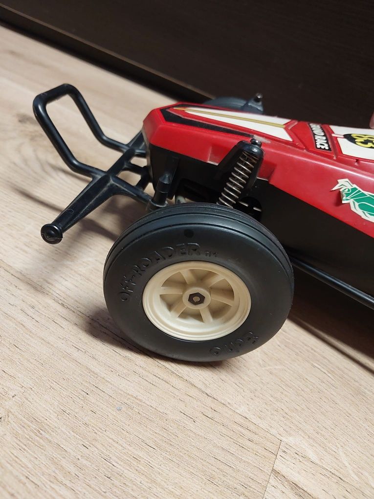 Zdalnie sterowany samochód Flash Hopper – retro off-roader
