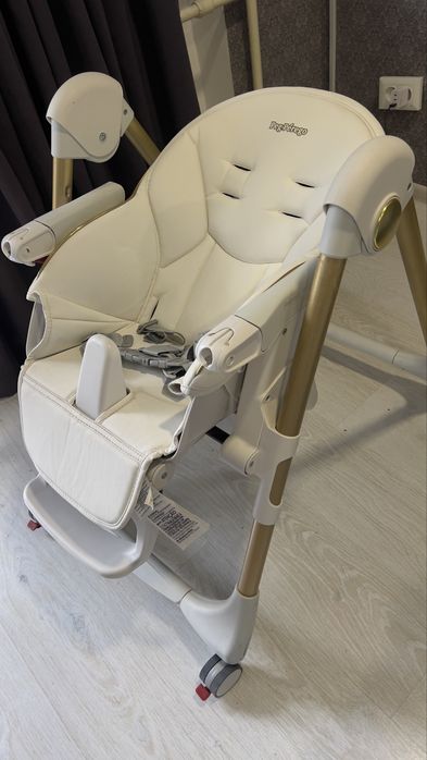 Стіл годувальний Peg-Perego