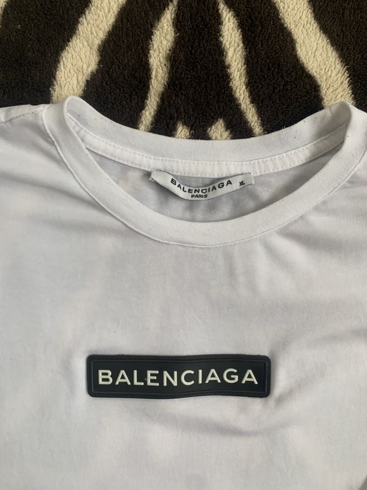 Футболка Balenciga