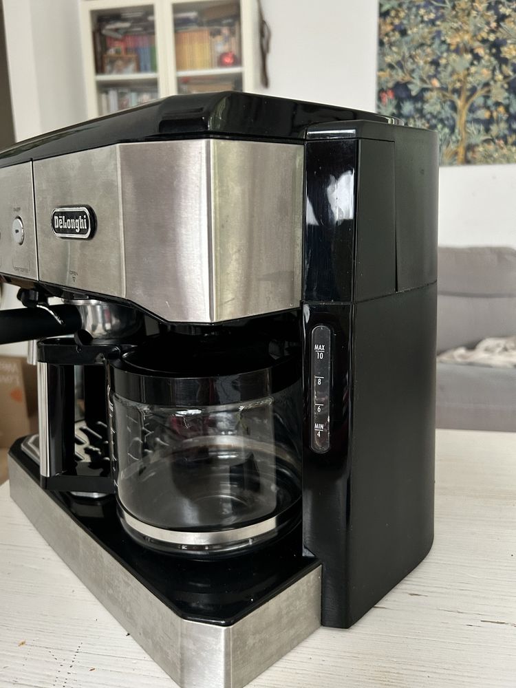 Delonghi kolbowo przelewowy