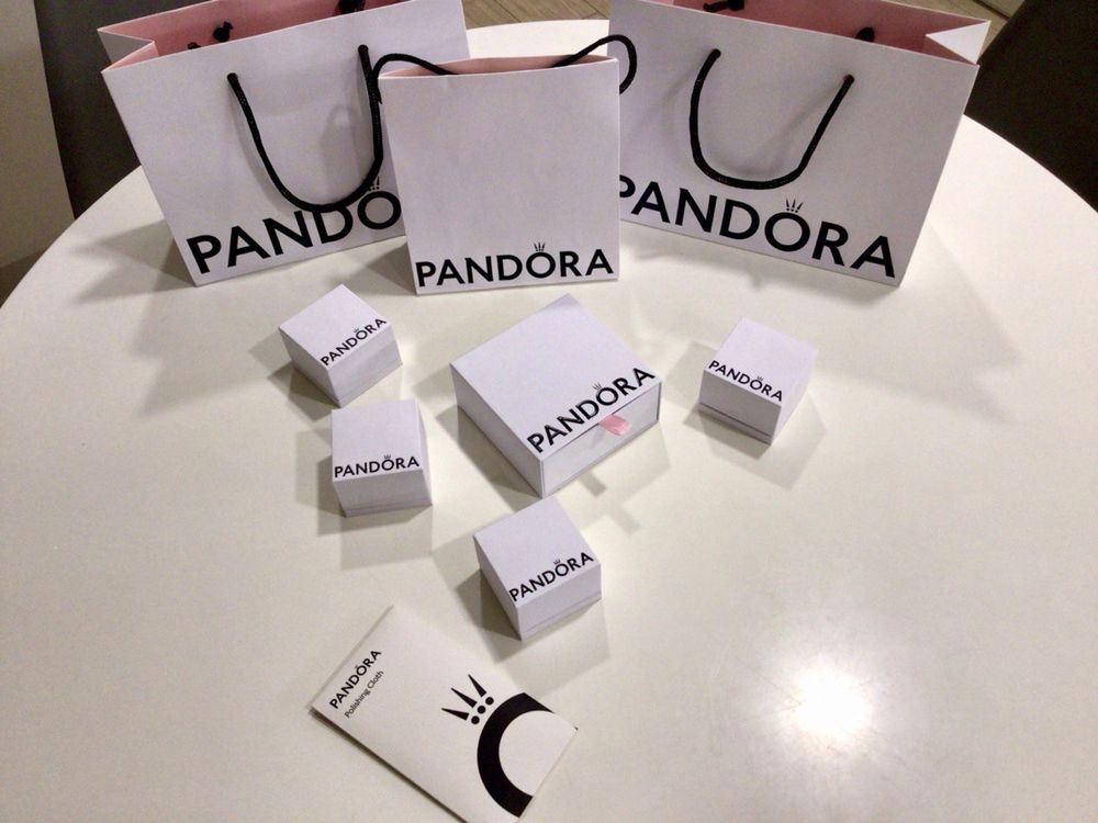 Стильне упакування для прикрас PANDORA та SOVA