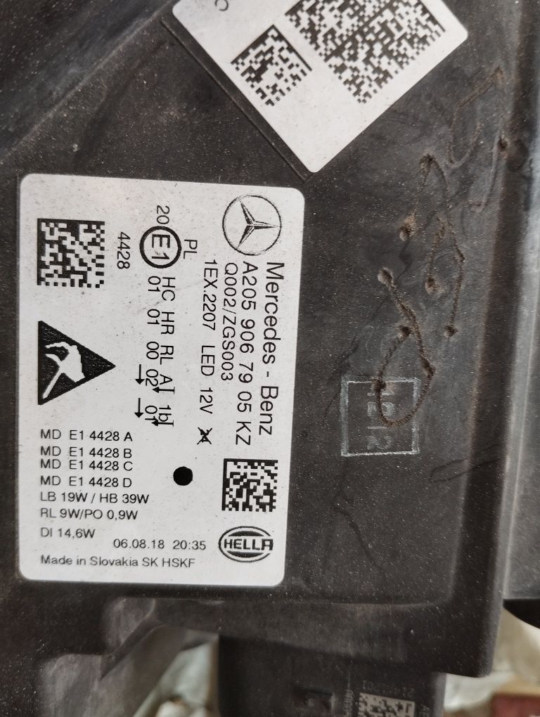 Ótica esquerda w205