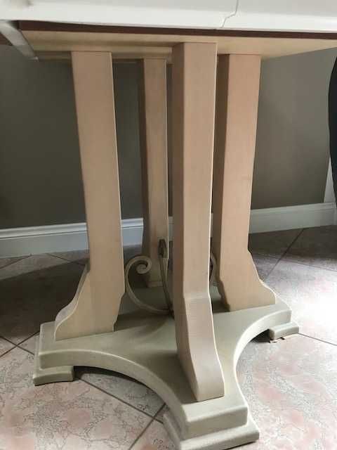Włoski rozkładany stół 121/161 cm na stylowej nodze