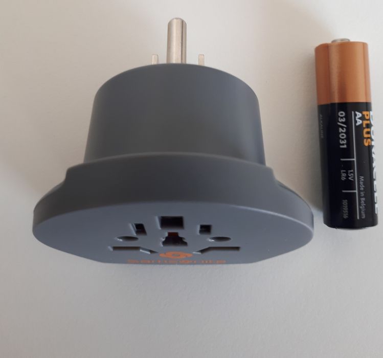 Adaptador de viagem para tomada elétrica americana