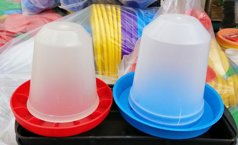 Кормушка  и поилка для курей