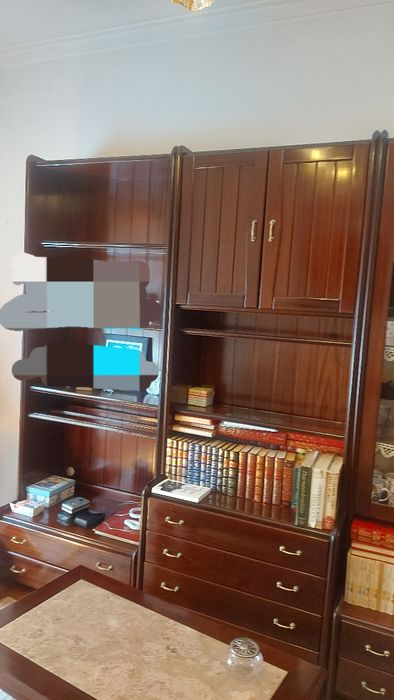 Móvel de sala em mogno