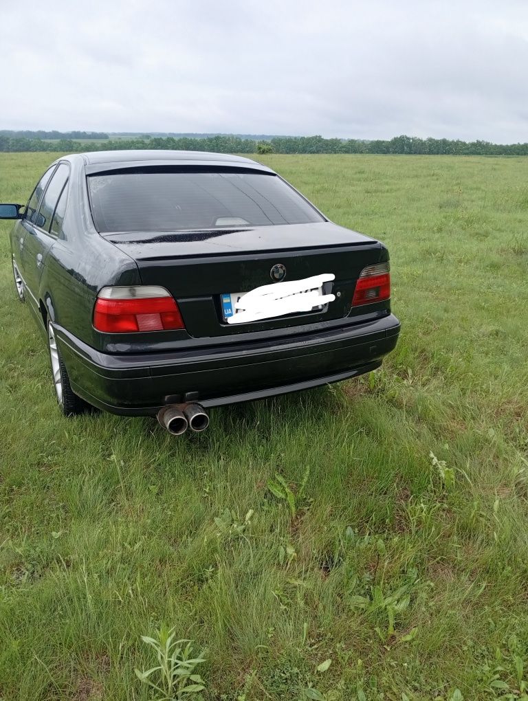 Продам BMW е39 528і бензин