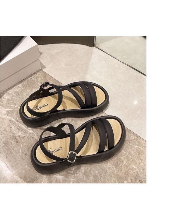 Жіночі босоніжки чорного кольору