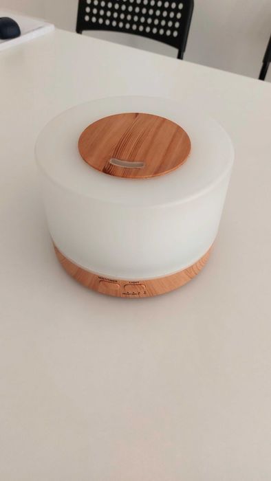 Difusor de óleos essenciais com luz