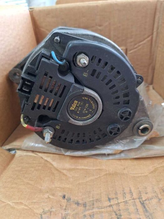 Alternador para carro Renault ( a gasolina).