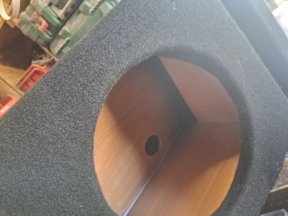 Короб для сабвуфера 12 дюймів фазоінверторний