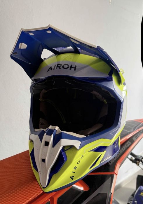 Capacete enduro Airoh Twist 3.0 como novo