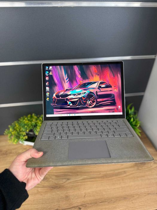 Microsoft Surface Laptop 2 13.5" 2k Сенсорний i5 8/256 GB SSD