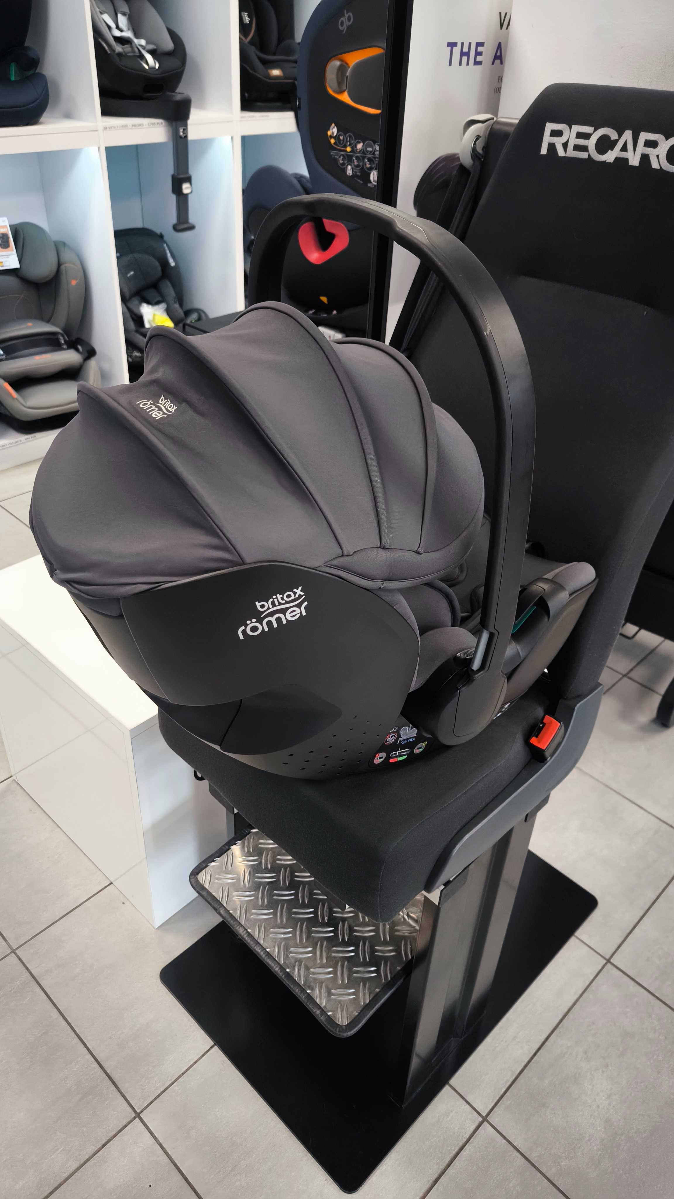 Britax Roemer BABY-SAFE PRO + Obrotowa baza ISOFIX - fotelik 0-13kg