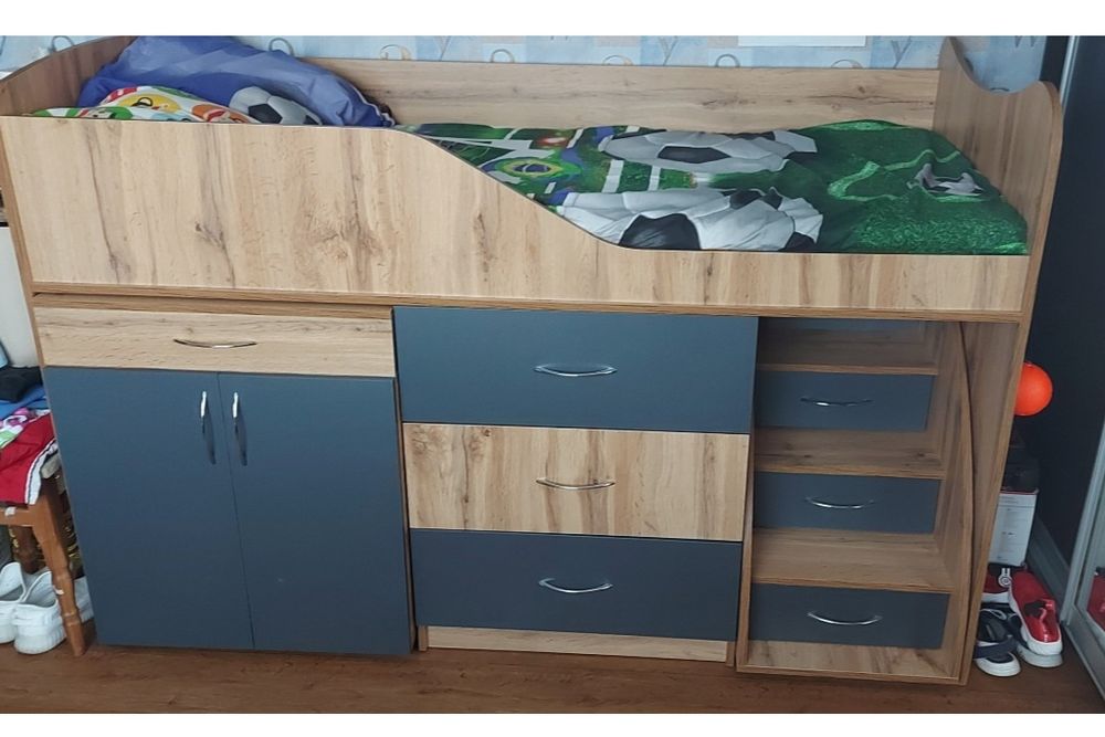 Продам дитяче ліжко горище.