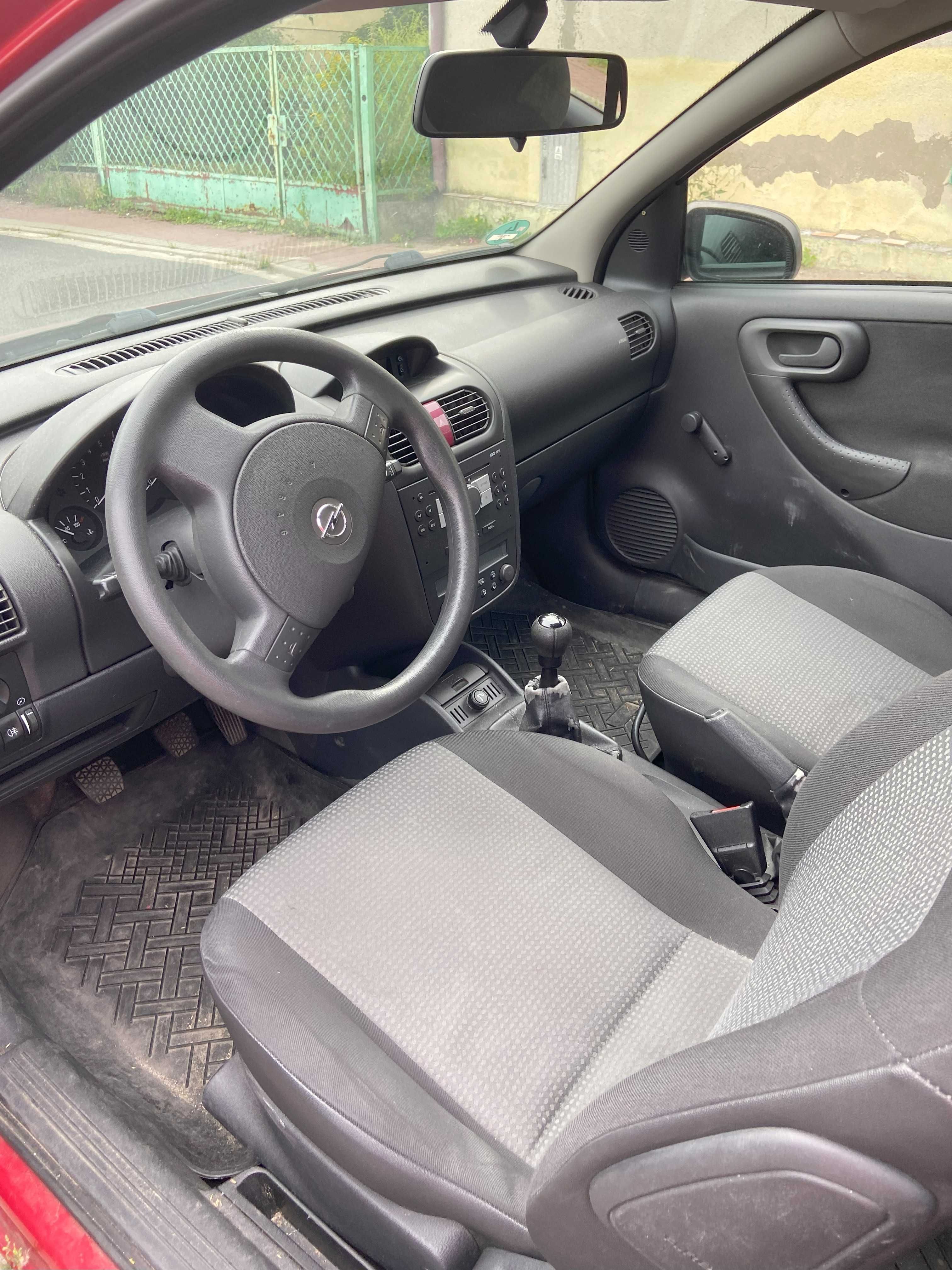 Opel Corsa C 2004 - na części