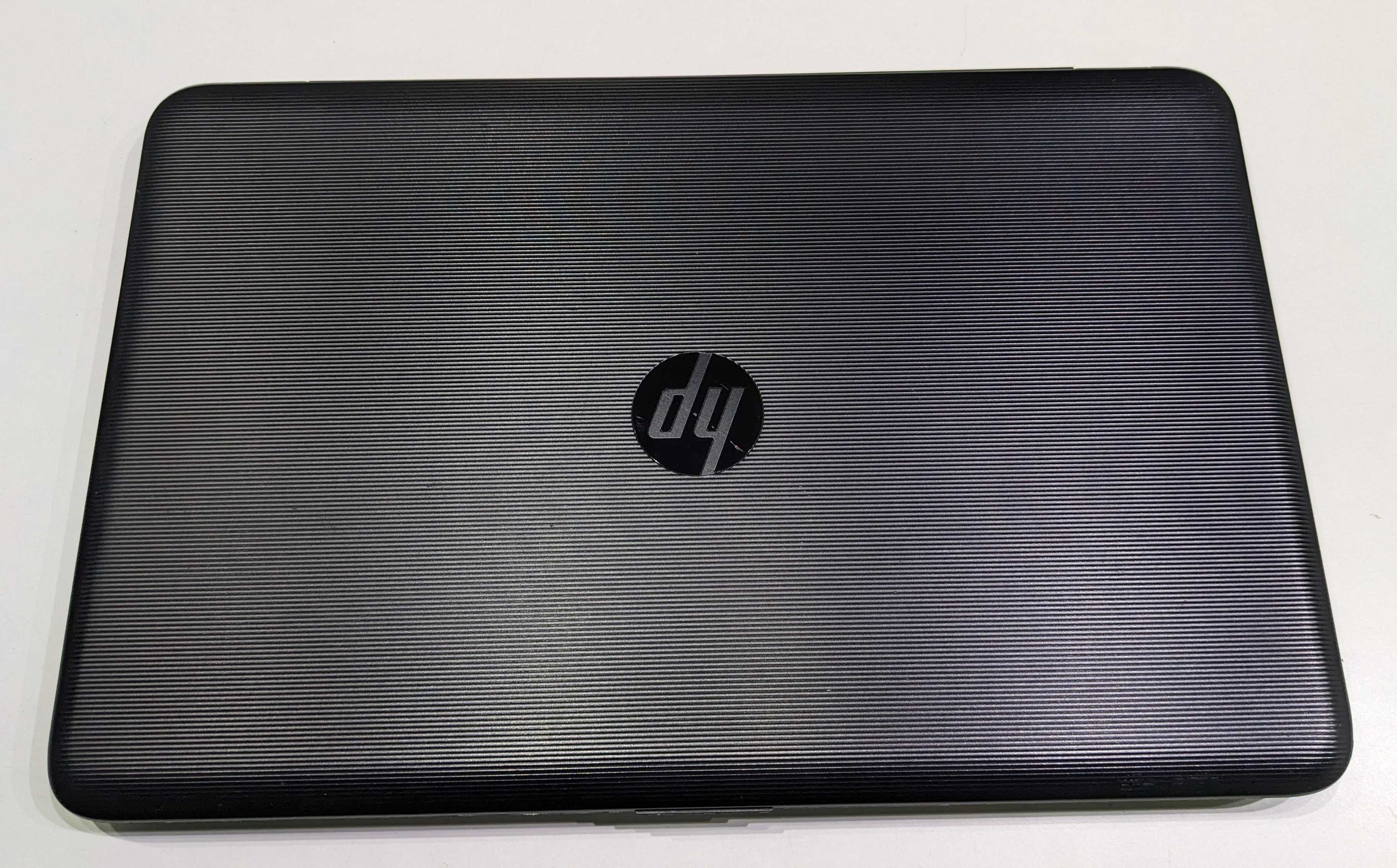 HP Pavilion 15-ay503ur 15.6" Intel/4GB/500GB ноутбук