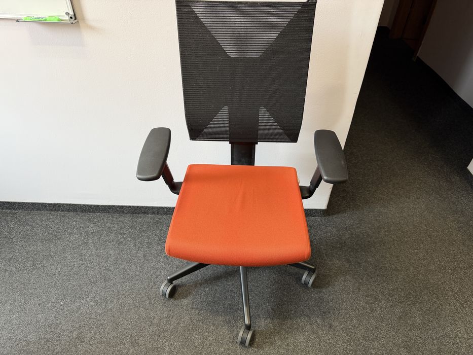 Zestaw mebli biurowych