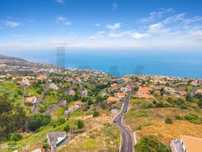 Ruína de Pedra com Terreno de 2.650 m2,  Vista Mar no Estreito da Calh