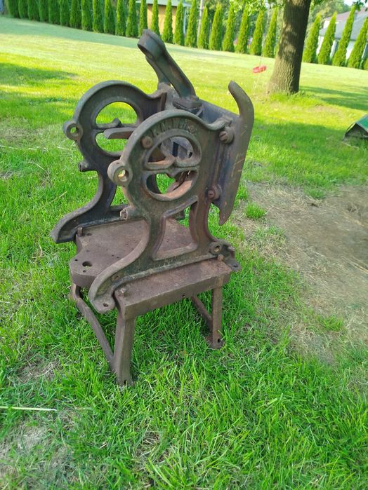 stara zabytkowa zeliwna podstawa do maszyny drukarskiej LMW