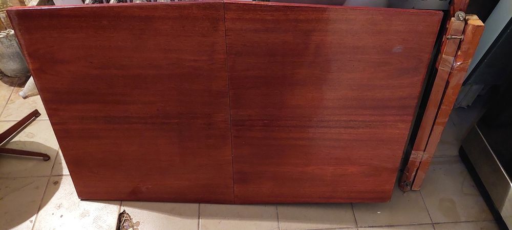 Стіл, стол хороший полированный