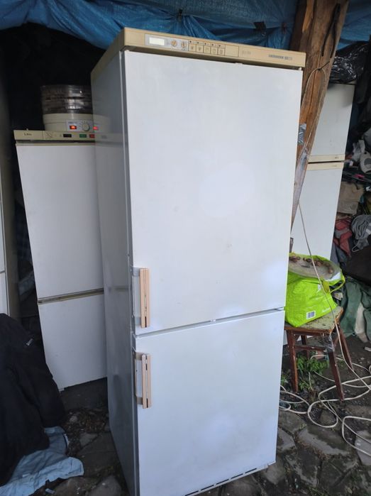 Холодильник германський двох компресорний в гарному робочому стані