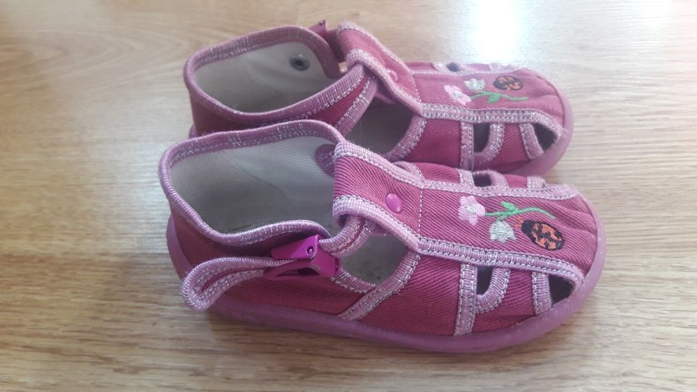 Sandałki RAWEKS rozm. 23 (14,5 cm)