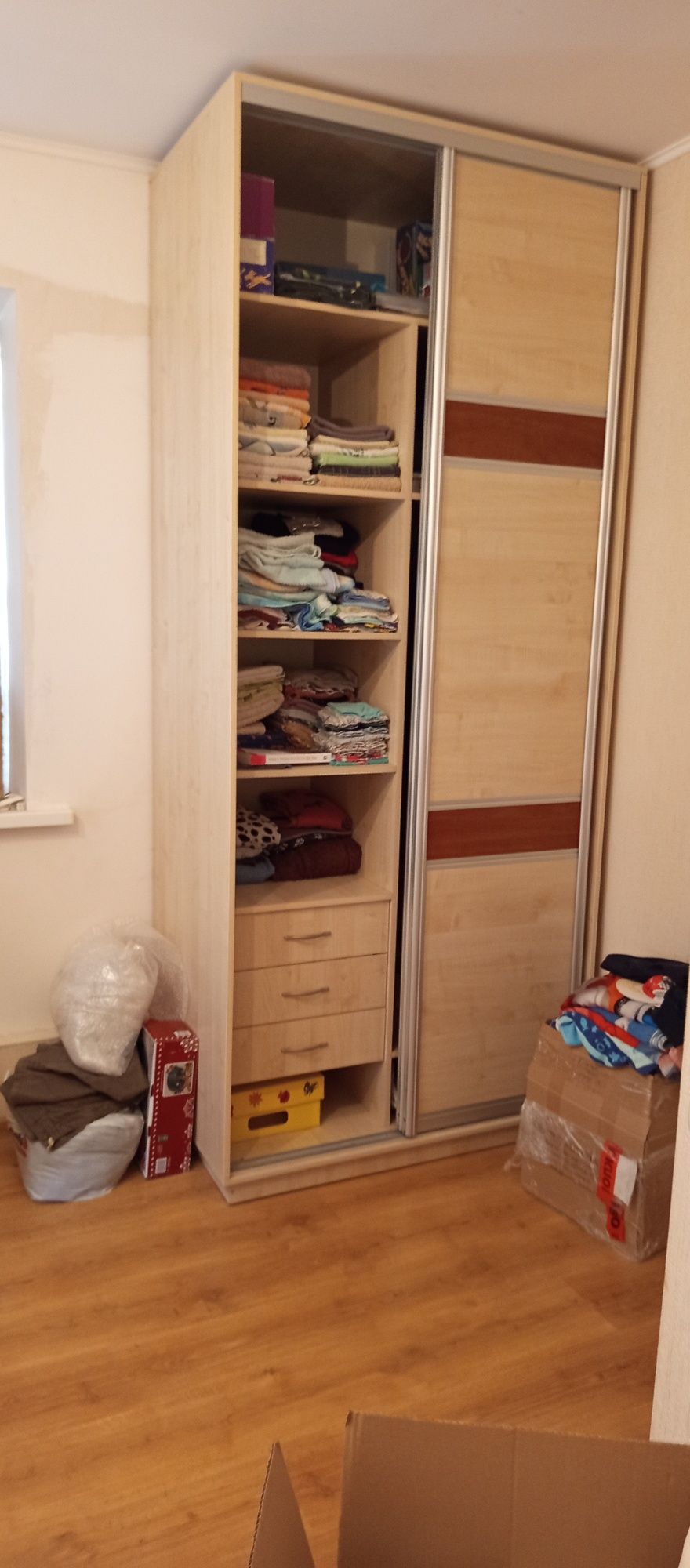 Продається новий чудовий будинок в передмісті  , котеджного типу