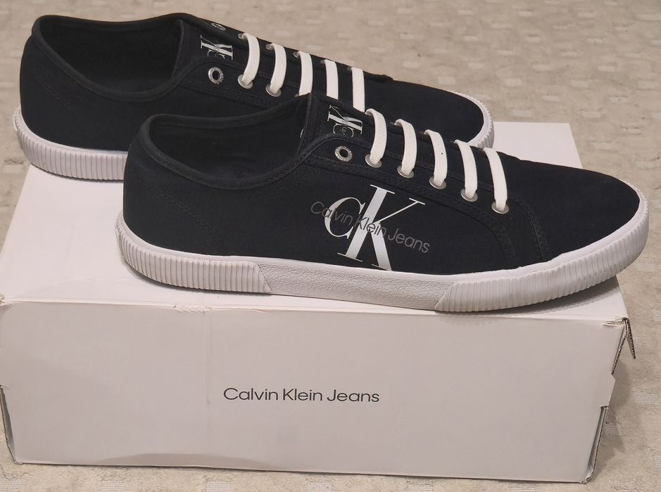 Продам кеди Calvin Klein