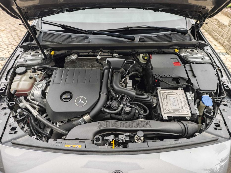 Mercedes-Benz - A200 Limousine - Linha AMG - 163cv