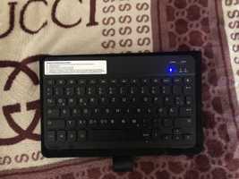 Чохол для планшета з клавіатурую