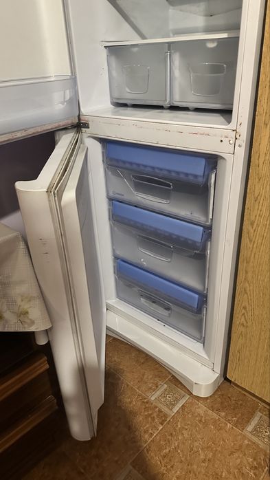 Lodówka indesit 186 cm