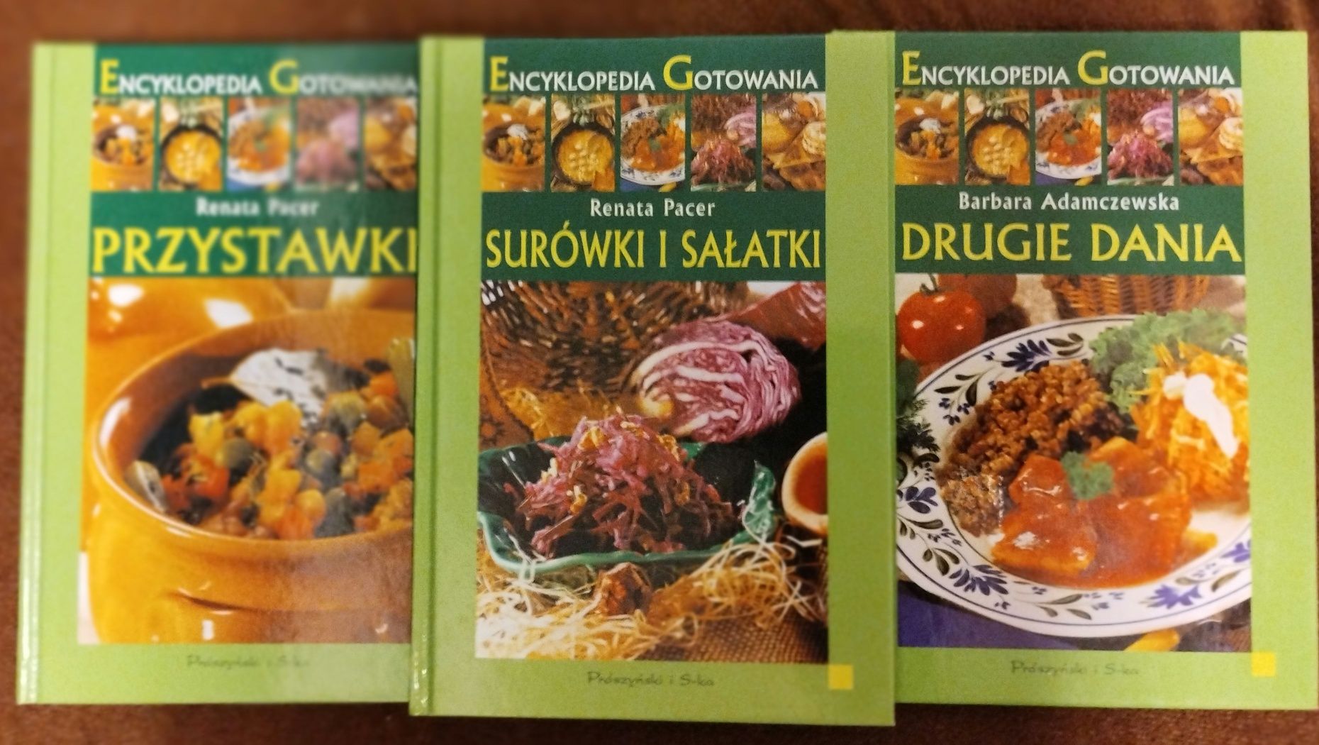 Zestaw książek o tematyce gastronomicznej