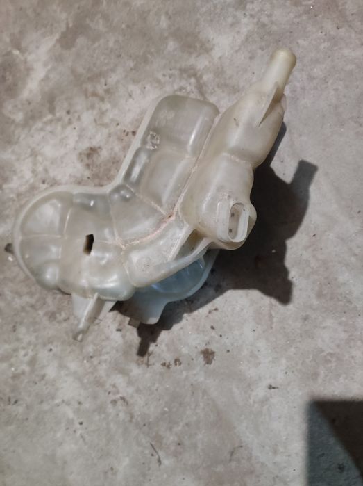 Расширительный бачек ауди а6с6 Атифриз