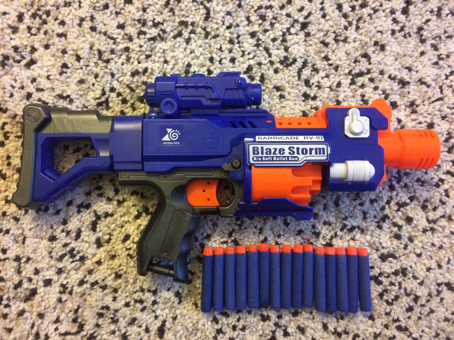 Wyrzutnia karabin nerf blaze storm bębenkowy + 15 piankowych strzałek