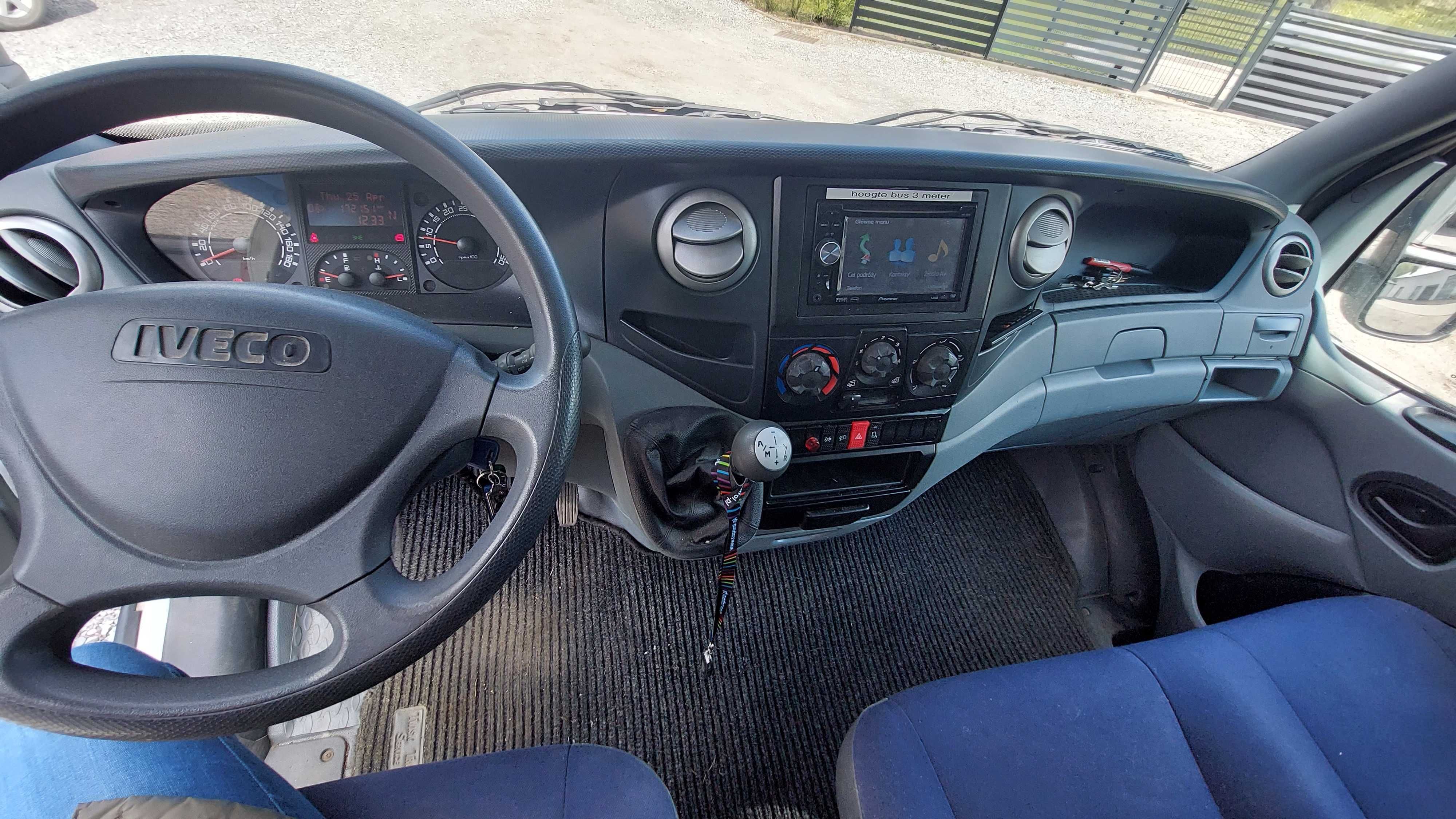 Iveco 50C15 z kontenerem automat